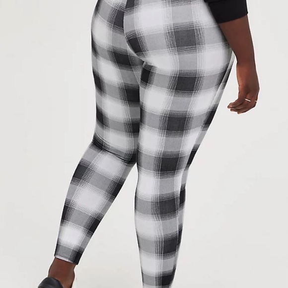 Comfort waist premium legging by Torrid - Picture 5 of 8